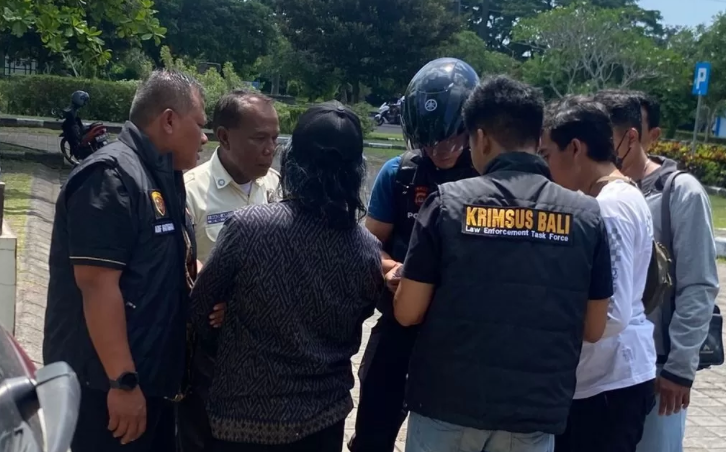 podiumnews.com-OTT Perbekel Badung Diduga Suap Proyek Pura