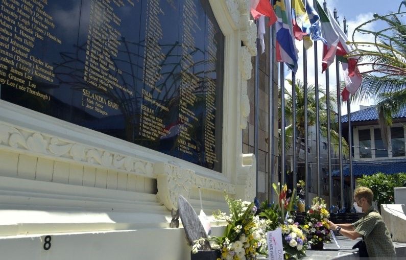 Sejumlah Warga Peringati 18 Tahun Tragedi Bom Bali