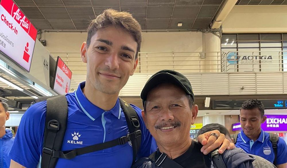 podiumnews.com-Djanur Bernostalgia Rayakan Kemenangan Persib di Bangkok