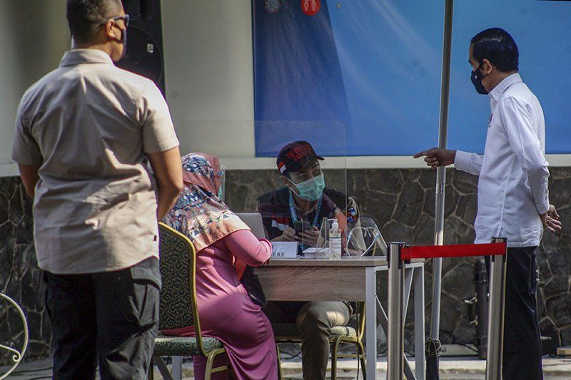 podiumnews.com-Presiden Jokowi Tunggu Izin BPOM untuk Vaksinasi