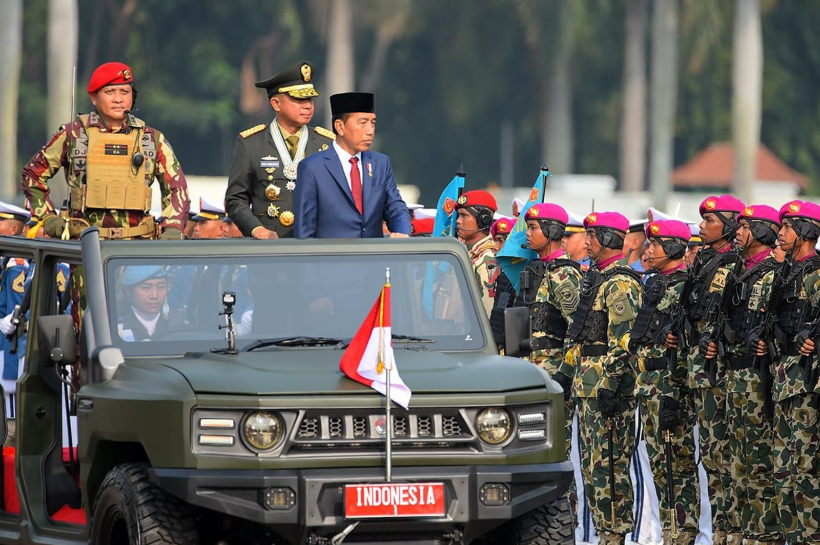 Presiden Jokowi Pimpin Upacara Peringatan HUT Ke-79 TNI di Monas