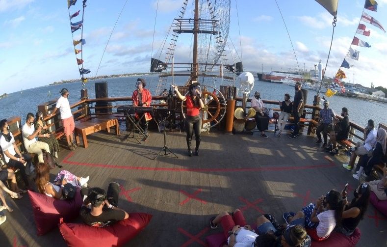 'Pirate Dinner Cruise' Bali Beroperasi Dengan Protokol Kesehatan