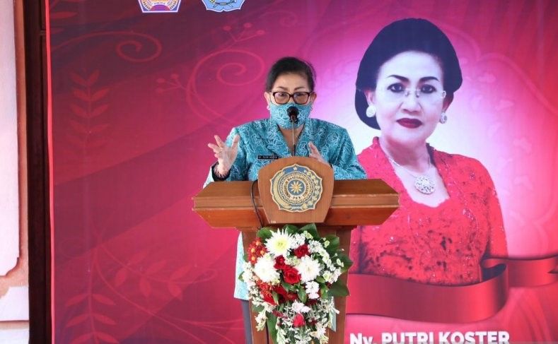 podiumnews.com-Ketua PKK Bali Ajak Masyarakat Karangasem Kreatif Kembangkan Potensi