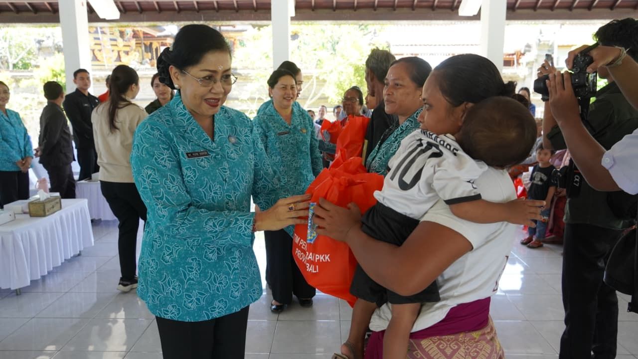 podiumnews.com-PKK Bali Hadirkan Bantuan dan Edukasi Kesehatan Warga Perancak