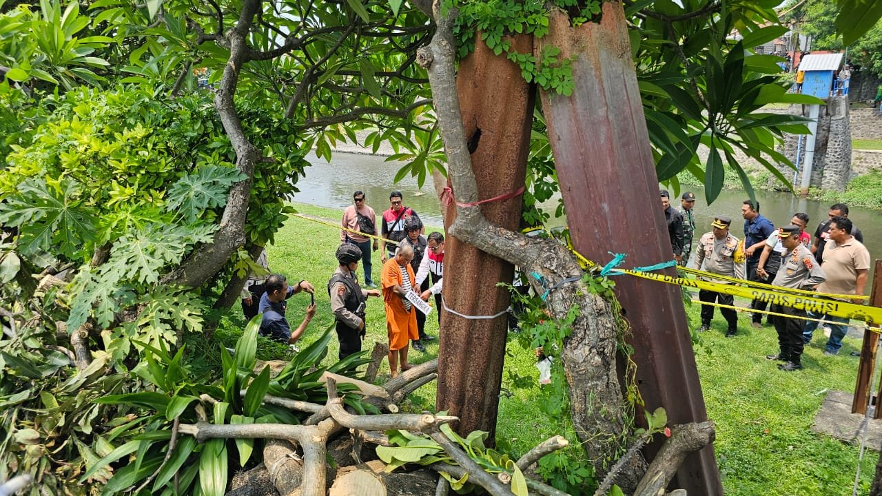 Polsek Densel Gelar Rekontruksi Kasus Pembunuhan Juru Parkir di Taman Pancing