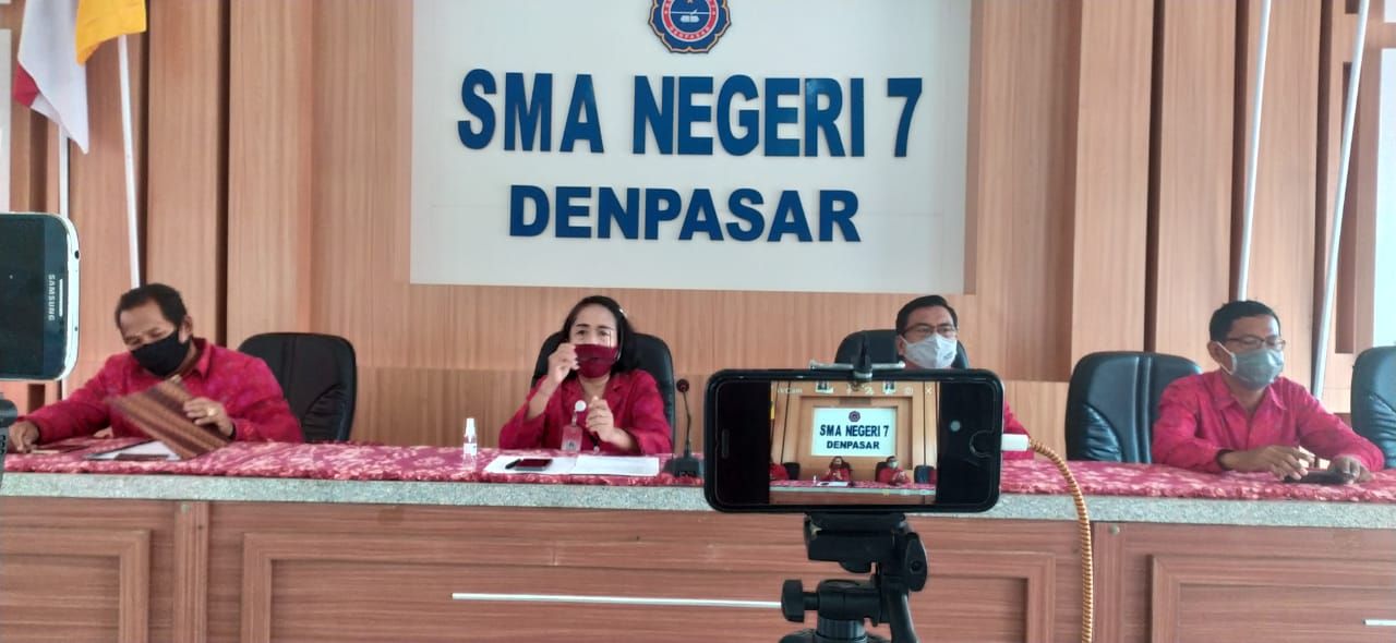 podiumnews.com-Disdikpora Bali Pantau MPLS SMA Virtual Sejumlah Sekolah