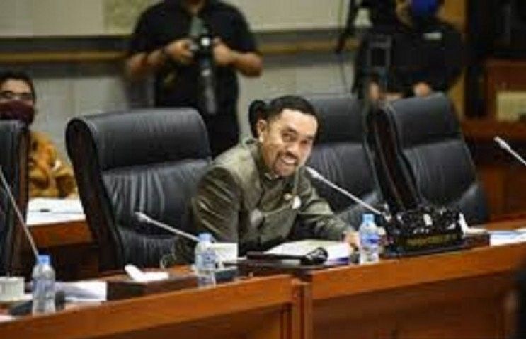 podiumnews.com-Anggota DPR Sarankan UU ITE Direvisi Menyeluruh