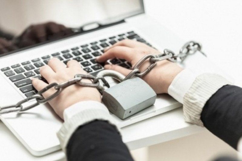 podiumnews.com-Bijak Bermedsos Tidak Sekedar Regulasi, Harus Ada Edukasi