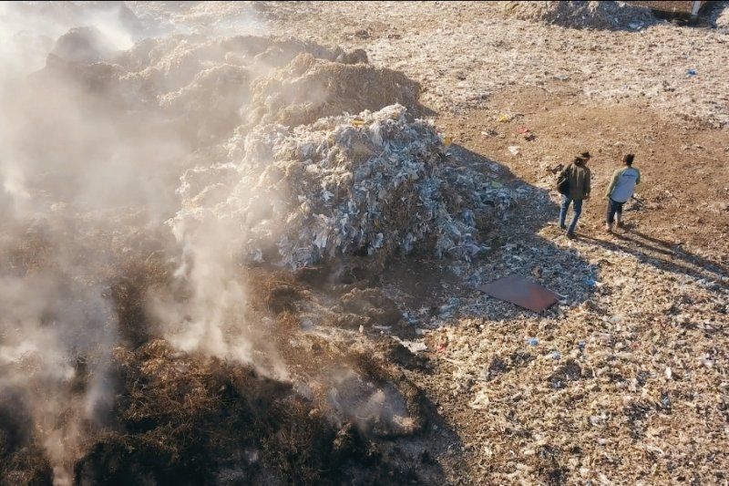 podiumnews.com-"Pulau Plastik", Sebuah Alarm Darurat Sampah Plastik