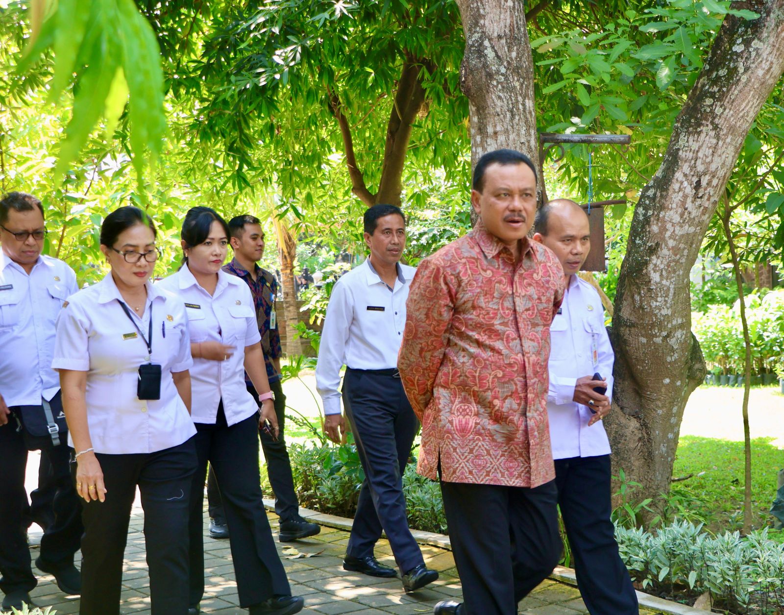 Puluhan Sekolah Raih Penghargaan Adiwiyata, Sekda Bali Tekankan Pengelolaan Sampah