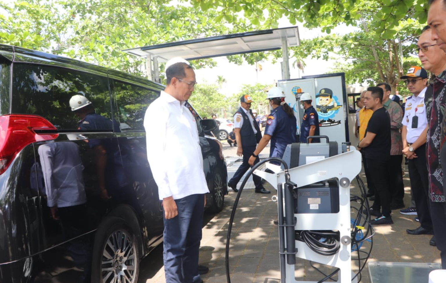 Plt. Bupati Suiasa Resmikan Pelayanan Uji Berkala Kendaraan Bermotor Keliling &quot;Si Cemot&quot;