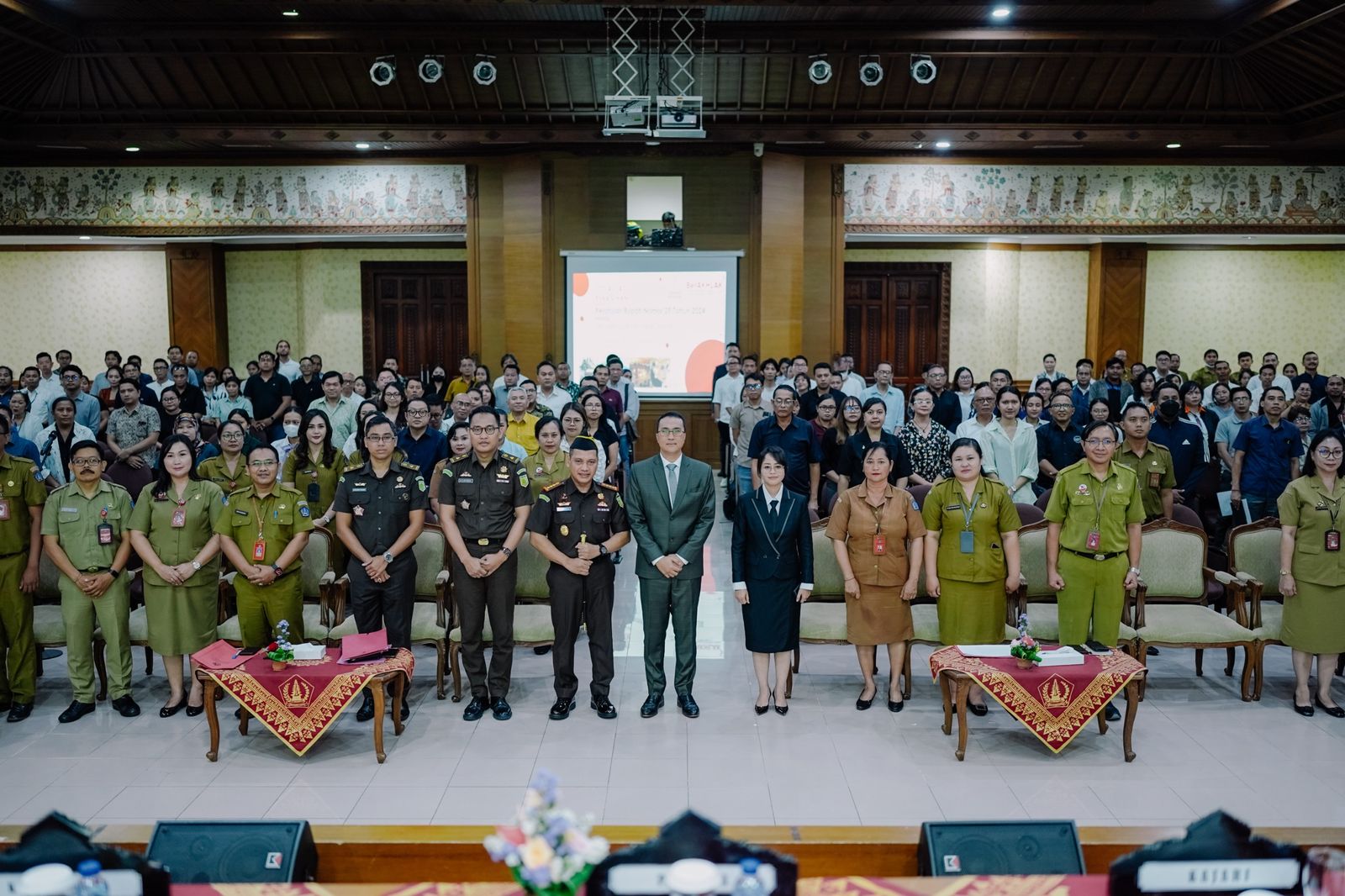 podiumnews.com-Pj. Sekda Surya Suamba Hadiri Sosialisasi Optimalisasi Pajak Daerah