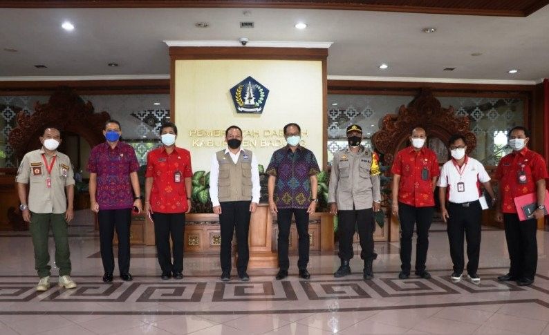 podiumnews.com-Tim Satgas Pakar Penanganan COVID-19 Nasional Pantau Prokes di Badung