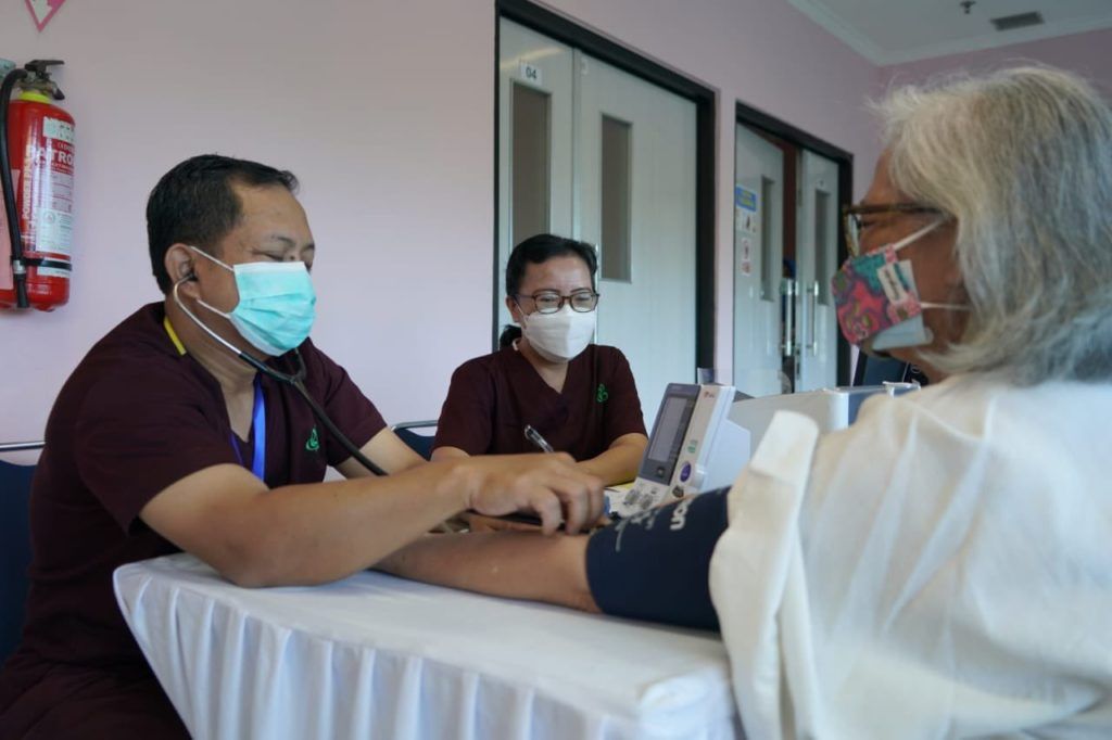 podiumnews.com-Booster Lansia Bisa Dilakukan Tiga Bulan Setelah Vaksinasi Primer