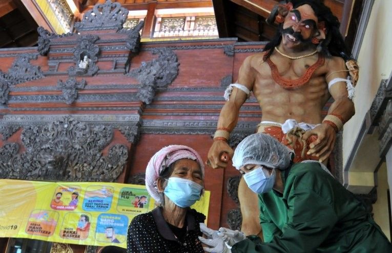 podiumnews.com-Badung Siapkan 56 Tim untuk Percepat Vaksinasi di Zona Hijau