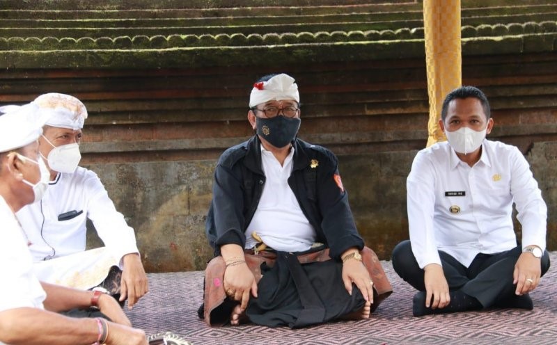 Wagub Bali Pastikan Ritual di Semeru Sesuai Protokol Kesehatan