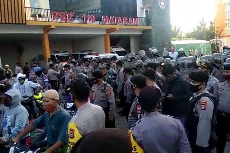 podiumnews.com-Jenazah Pasien COVID-19 Dijemput Paksa Warga di RSUD Mataram