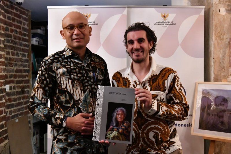 podiumnews.com-KBRI Paris Adakan Peluncurkan Buku "Beyond Java"