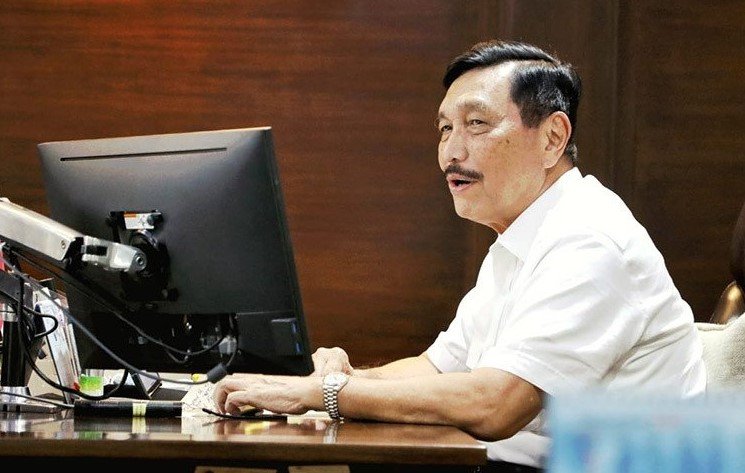 Presiden Perintahkan Luhut Panjaitan Tangani COVID-19 di 9 Provinsi 