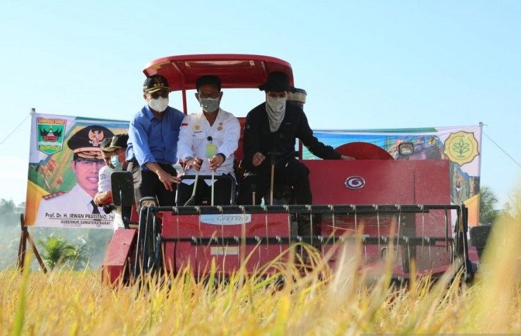 Stok Beras 7 Juta Ton, Mentan Apresiasi Kinerja Petani