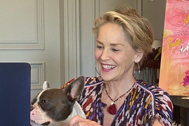 podiumnews.com-Sharon Stone: Wanita Itu Berani, Berdaya, dan Menginspirasi