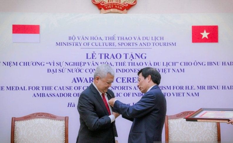 podiumnews.com-Vietnam Beri Penghargaan Kebudayaan, Olahraga dan Pariwisata Dubes RI