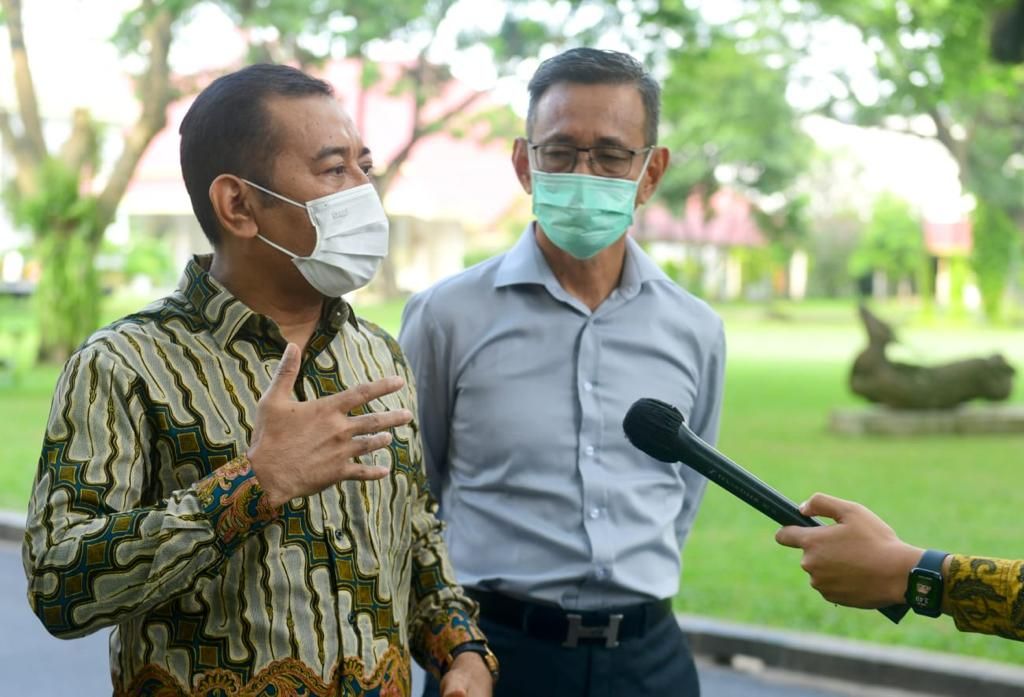 podiumnews.com-Stok Beras Cukup Sampai Akhir Tahun