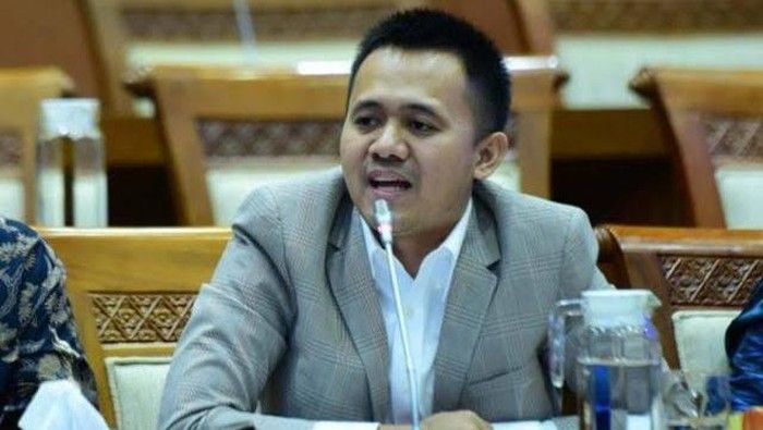podiumnews.com-BUMN Farmasi Jual Vaksin Individu, Legislator Ingatkan Dua Hal