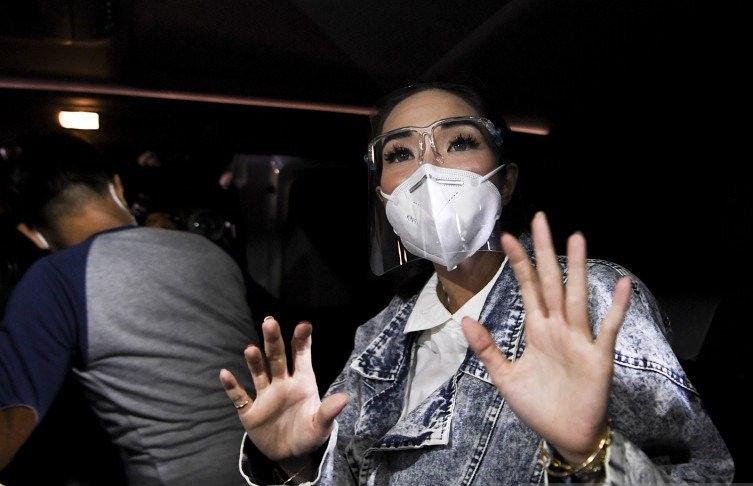 podiumnews.com-Sidang Kasus Video Asusila Gisel-Nobu Ditunda