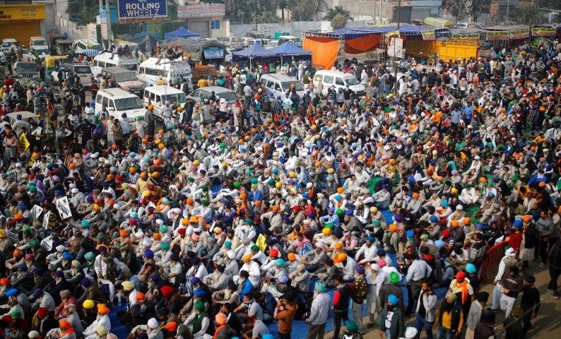 Petani di Seluruh India Protes Terhadap UU Liberalisasi Pasar