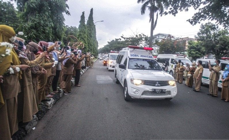 podiumnews.com-Menyelamatkan Tenaga Medis