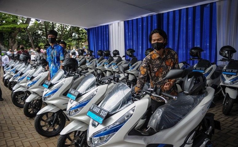 podiumnews.com-Pemerintah Target 2 Juta Sepeda Motor Listrik Pada 2025