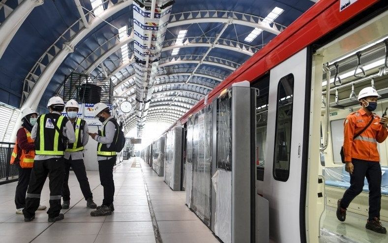 podiumnews.com-Jokowi Harapkan Kereta LRT Buatan Indonesia Bisa Diekspor