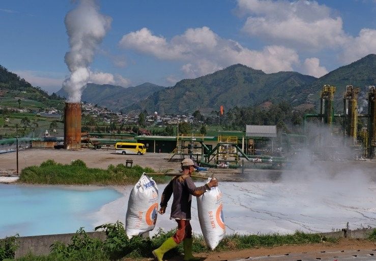 podiumnews.com-Mencari Energi dari Perut Bumi Hingga ke Dasar Laut