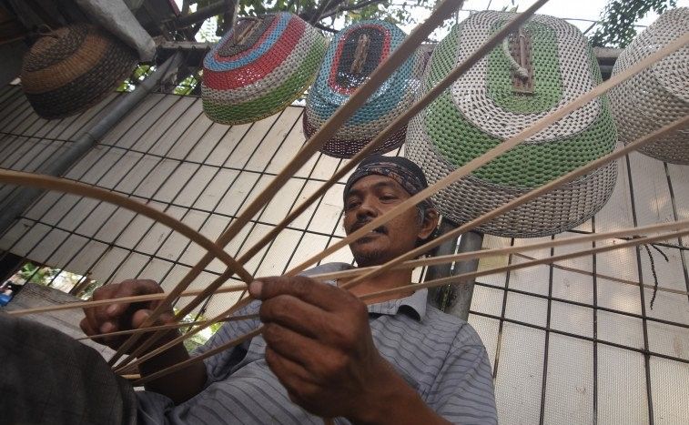 podiumnews.com-Banyak Pengusaha Ultra Mikro Andalkan Rentenir, Anggota DPR Ungkapkan Keprihatinan