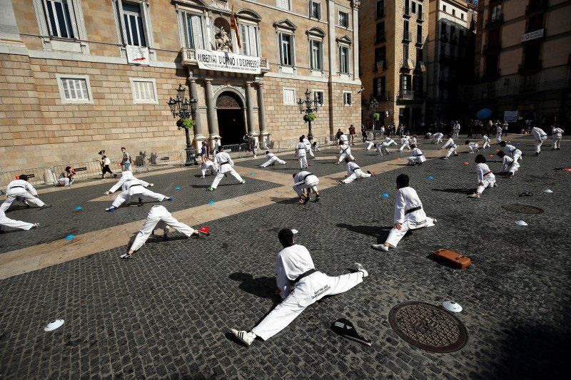 podiumnews.com-Spanyol Akan Lakukan Vaksinasi COVID Januari