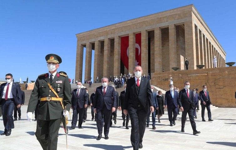 podiumnews.com-Turki Mulai Uji Coba Tahap Akhir Vaksin Sinovac Buatan China