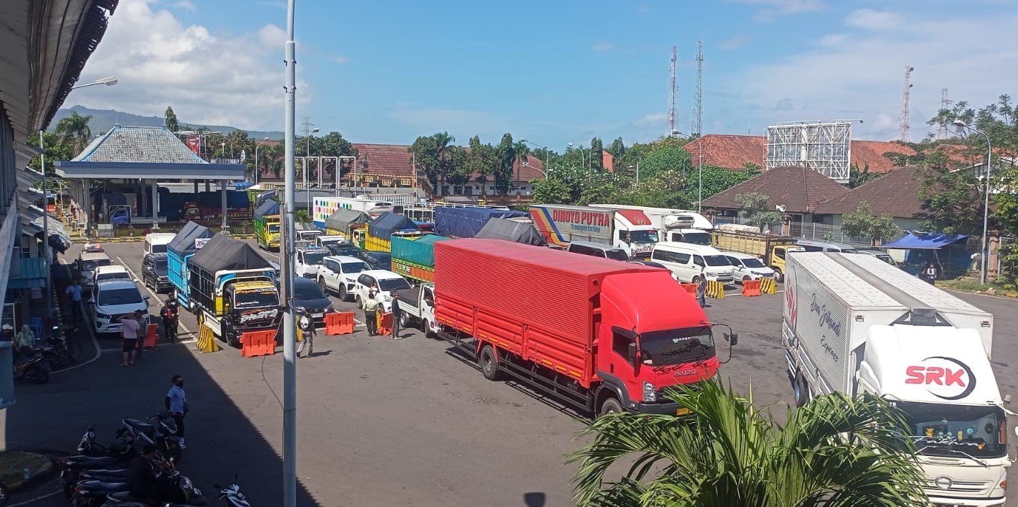 Antrian 2 Km di Gilimanuk, Kapal Dibatasi Demi Keselamatan