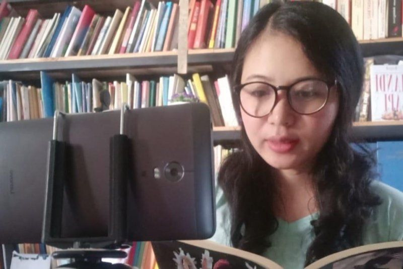 podiumnews.com-Pegiat Sastra Bali Modern Peringati HUT RI dengan Baca Puisi