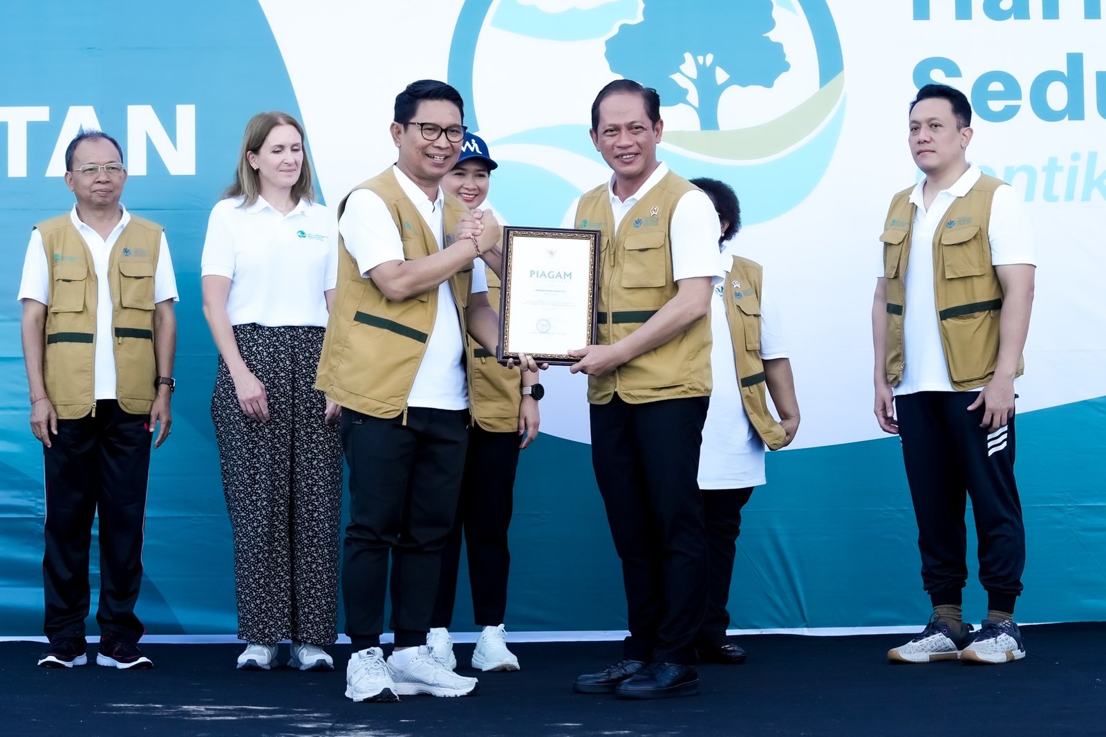Badung Terima Kalpataru atas Dedikasi Pesisir
