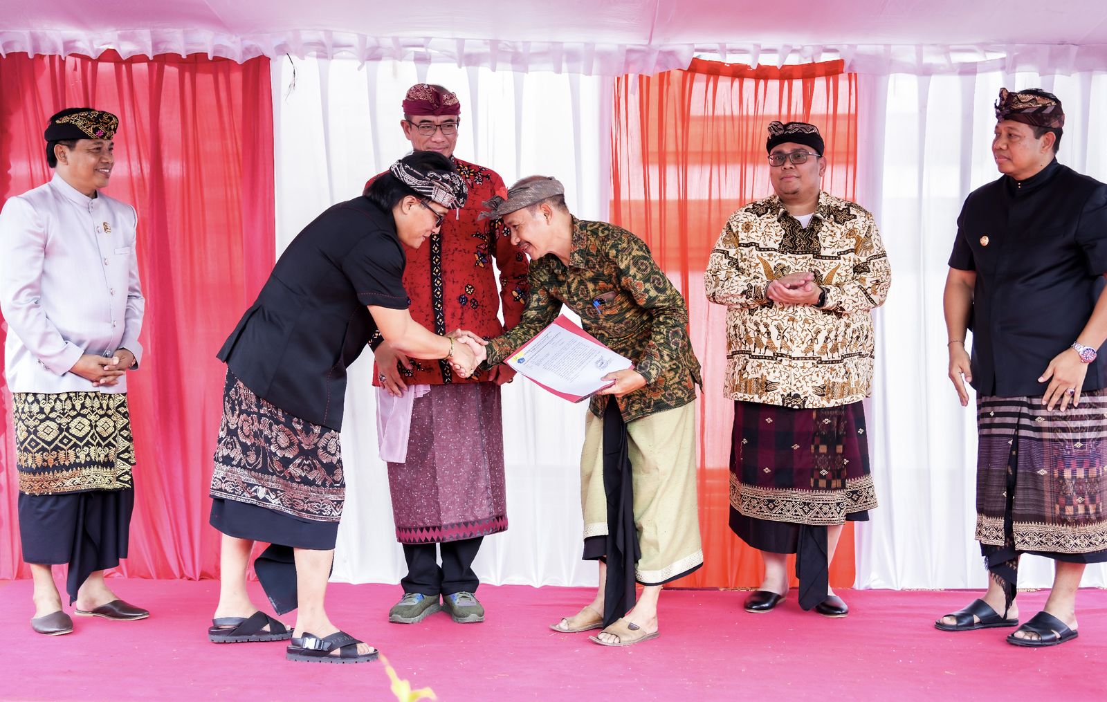 Bupati Badung Serahkan Graha Pemilu Alaya Giri Nata