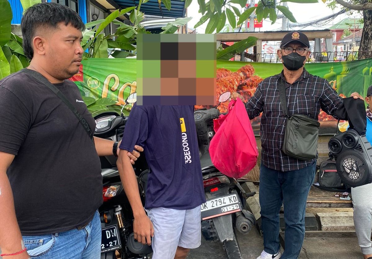 podiumnews.com-Di Denpasar, Manusia Silver dan Badut Diamankan