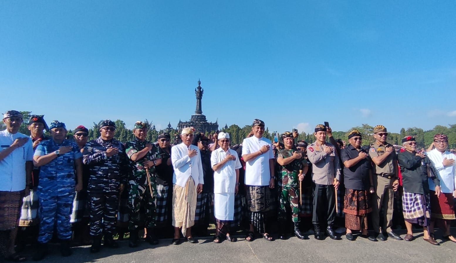 podiumnews.com-Bali Kondusif, Gubernur Koster Ajak Wisatawan Berkunjung