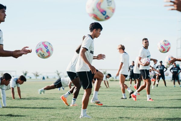 Teco Pilih Latihan Pagi, Antisipasi Kekuatan Persib