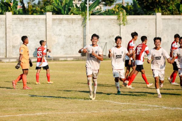 Alami Kesulitan Awal Babak Pertama