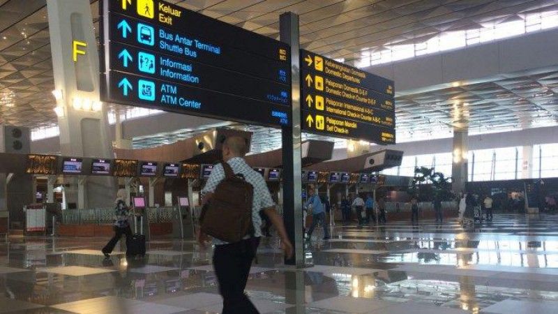 podiumnews.com-Kebijakan Penumpang Pesawat Wajib PCR Dipertanyakan