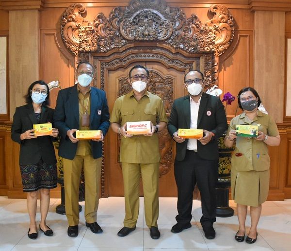 podiumnews.com-Denpasar Terima Bantuan Vitamin dari IDI untuk Pasien Isoman