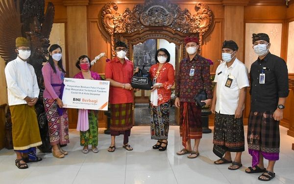 podiumnews.com-Terima Bantuan Sembako, Pemkot Denpasar Segera Salurkan ke Masyarakat