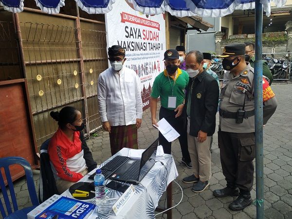 podiumnews.com-Wali Kota Denpasar Tinjau Vaksinasi di LDII Bali
