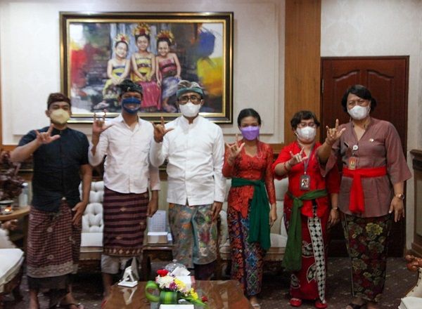 podiumnews.com-Pemkot Denpasar Rancang Pelayanan Ramah Bahasa Isyarat